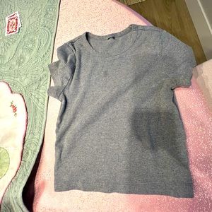 Cropped gray tee